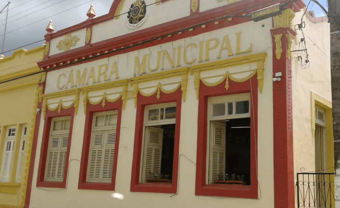“Escândalo em Areia: Mandato de vereadores é cassado pela Justiça da Paraíba.”