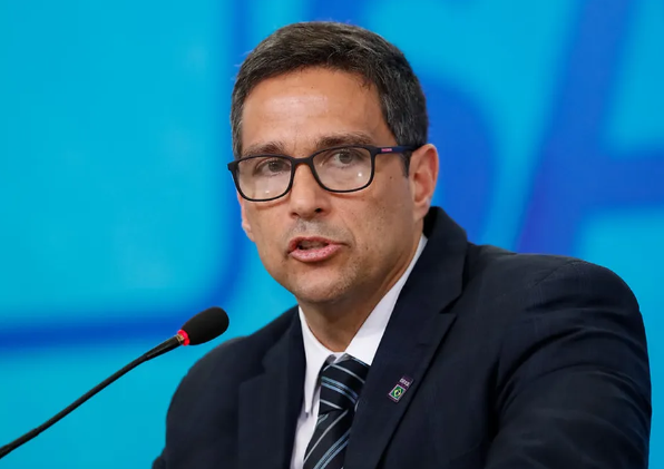 “Presidente do Banco Central critica proposta de moeda comum na América Latina: Um risco para a estabilidade econômica da região”